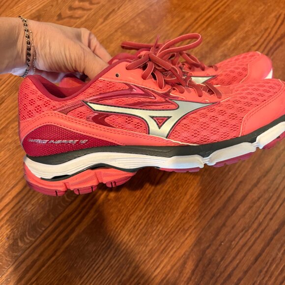 Women's Mizuno Wave Inspire 12 running shoe - Picture 2 of 4